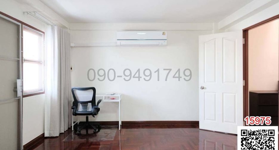 For rent 5 bedrooms townhouse in Bang Na, Bangkok