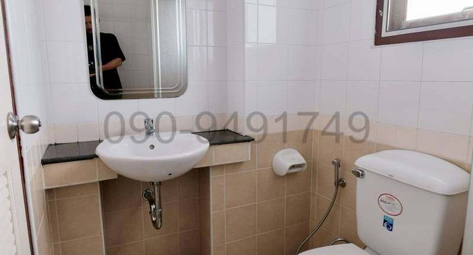 For rent 5 bedrooms townhouse in Bang Na, Bangkok