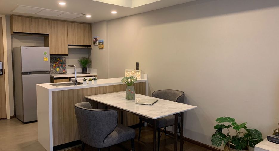 For sale 1 bed condo in Pathum Wan, Bangkok
