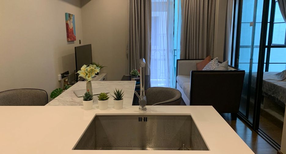 For sale 1 bed condo in Pathum Wan, Bangkok