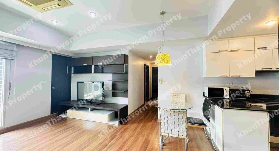 For rent 3 bedrooms condo in Phaya Thai, Bangkok