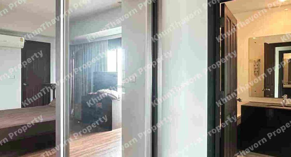 For rent 3 bedrooms condo in Phaya Thai, Bangkok