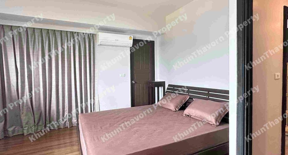 For rent 3 bedrooms condo in Phaya Thai, Bangkok