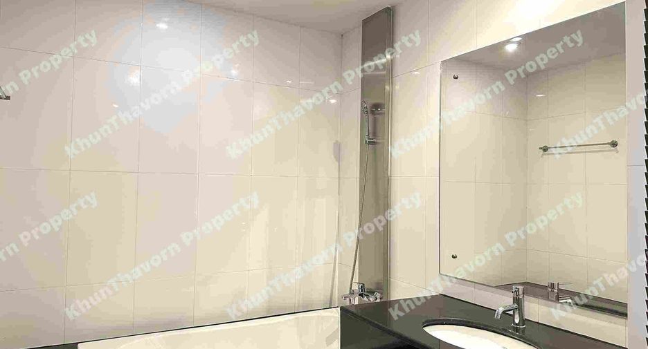 For rent 3 bedrooms condo in Phaya Thai, Bangkok