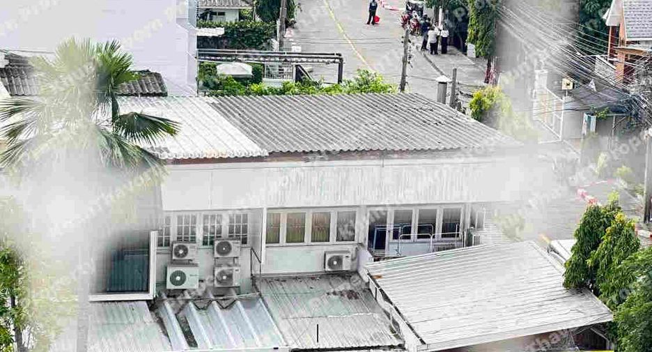 For rent 3 bedrooms condo in Phaya Thai, Bangkok
