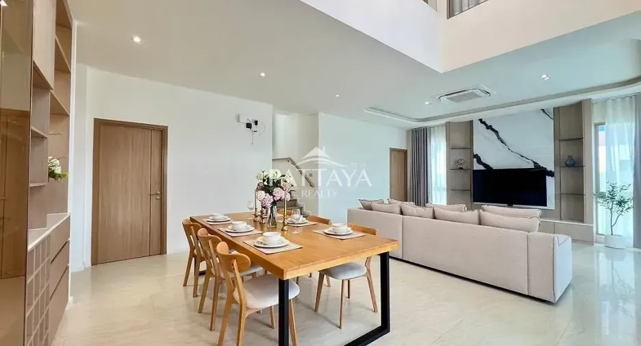For rent and for sale 4 bedrooms house in Bang Lamung, Chonburi