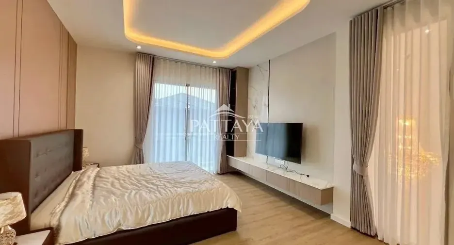 For rent and for sale 4 bedrooms house in Bang Lamung, Chonburi