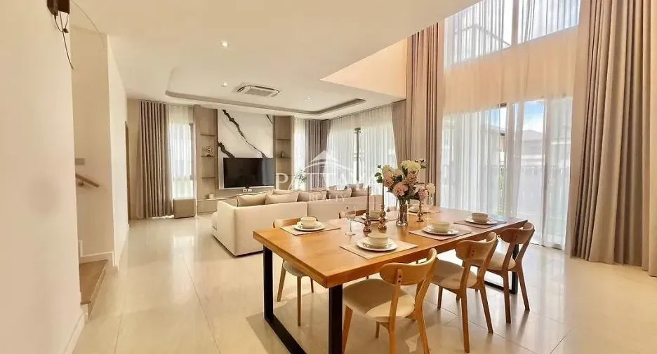 For rent and for sale 4 bedrooms house in Bang Lamung, Chonburi