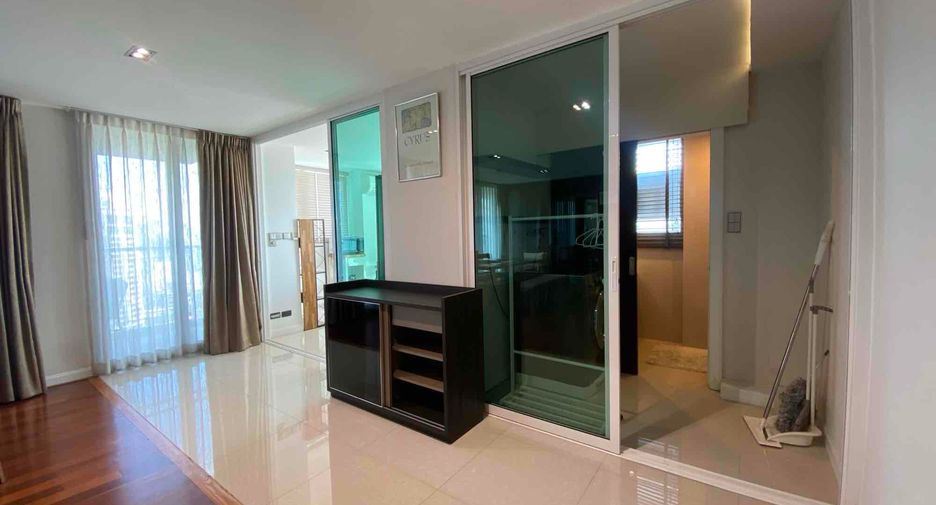 For rent and for sale 2 bedrooms condo in Pathum Wan, Bangkok