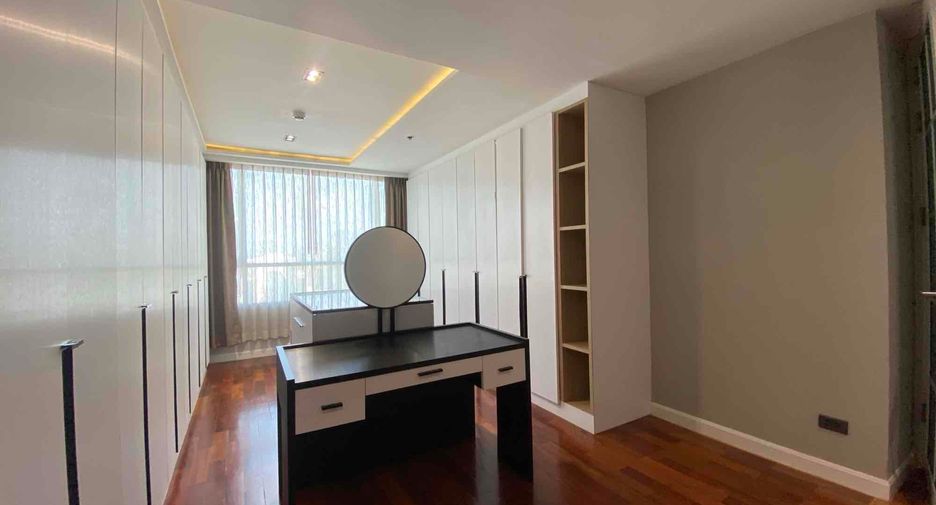 For rent and for sale 2 bedrooms condo in Pathum Wan, Bangkok