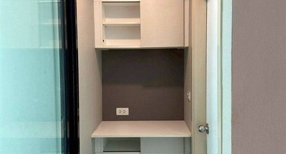 For sale 1 bed condo in Mueang Samut Prakan, Samut Prakan
