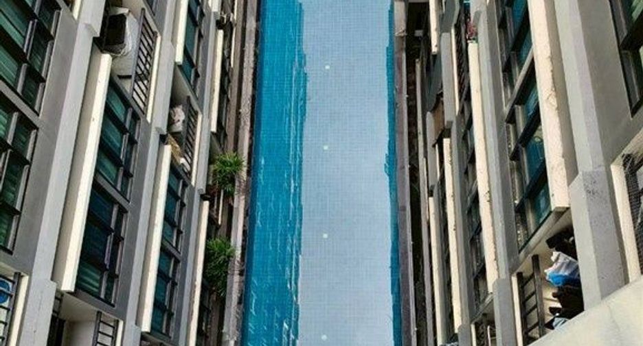 For sale 1 bed condo in Mueang Samut Prakan, Samut Prakan