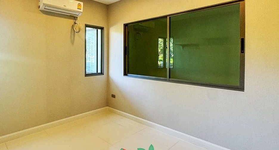 出售 4 卧室 独立屋 在 Mueang Pathum Thani, Pathum Thani