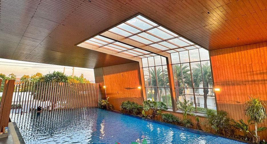 出售 4 卧室 独立屋 在 Mueang Pathum Thani, Pathum Thani