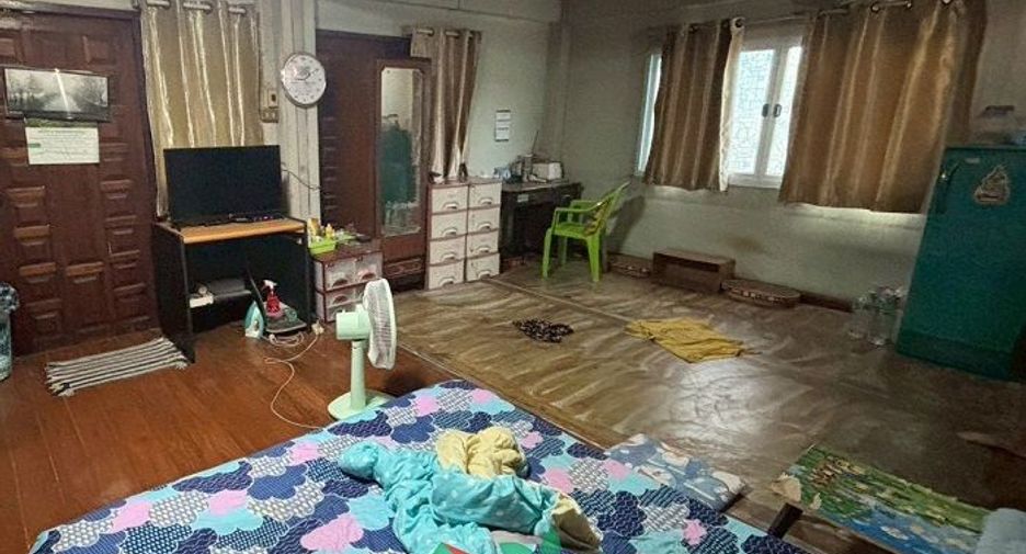 For sale 7 bedrooms house in Bang Phlat, Bangkok