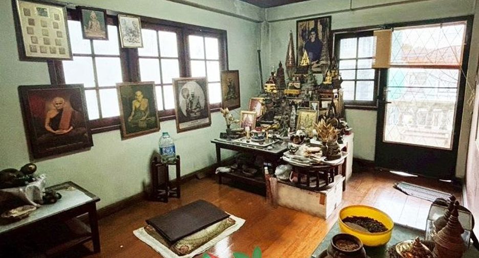 For sale 7 bedrooms house in Bang Phlat, Bangkok