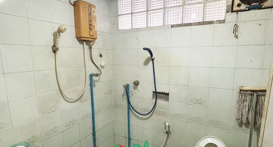 For sale 7 bedrooms house in Bang Phlat, Bangkok