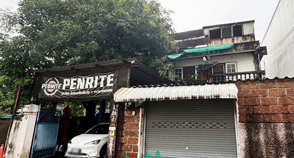 For sale 7 bedrooms house in Bang Phlat, Bangkok