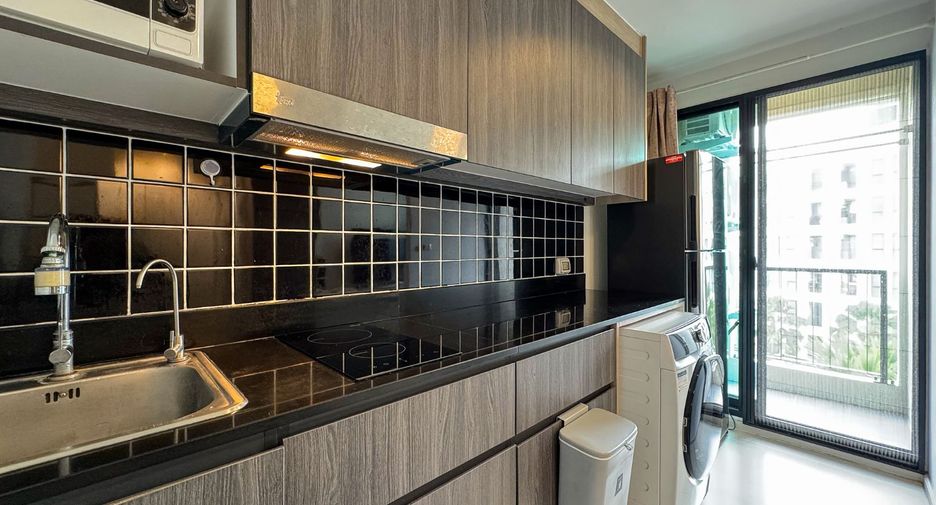 For sale 2 bedrooms condo in Mueang Samut Prakan, Samut Prakan