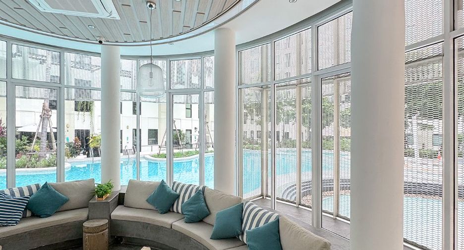 For sale 2 bedrooms condo in Mueang Samut Prakan, Samut Prakan