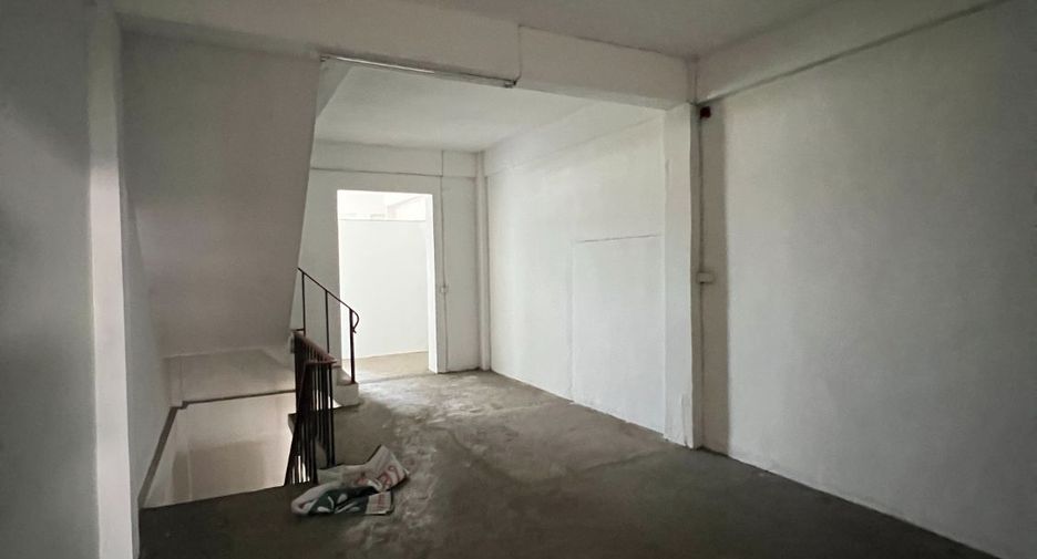 For sale retail Space in Min Buri, Bangkok