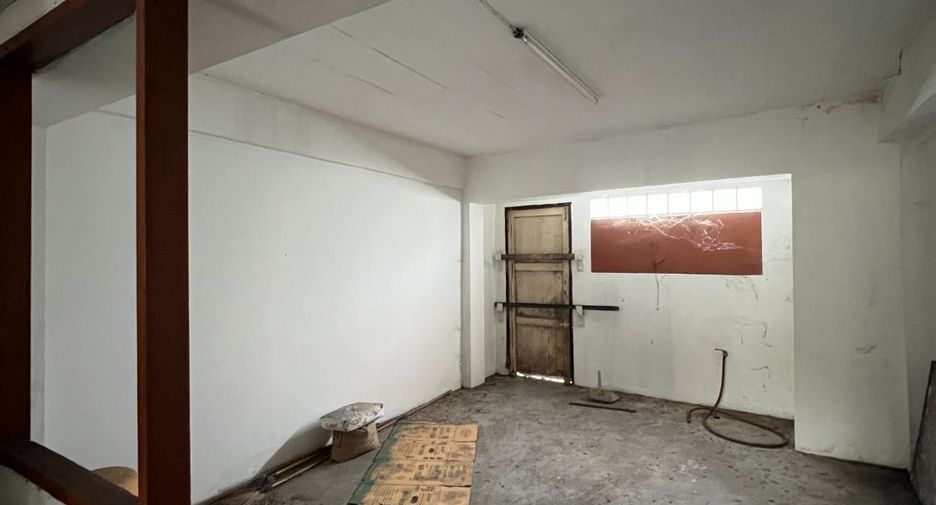 For sale retail Space in Min Buri, Bangkok