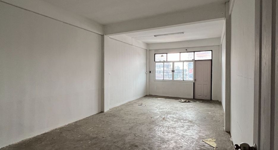 For sale retail Space in Min Buri, Bangkok