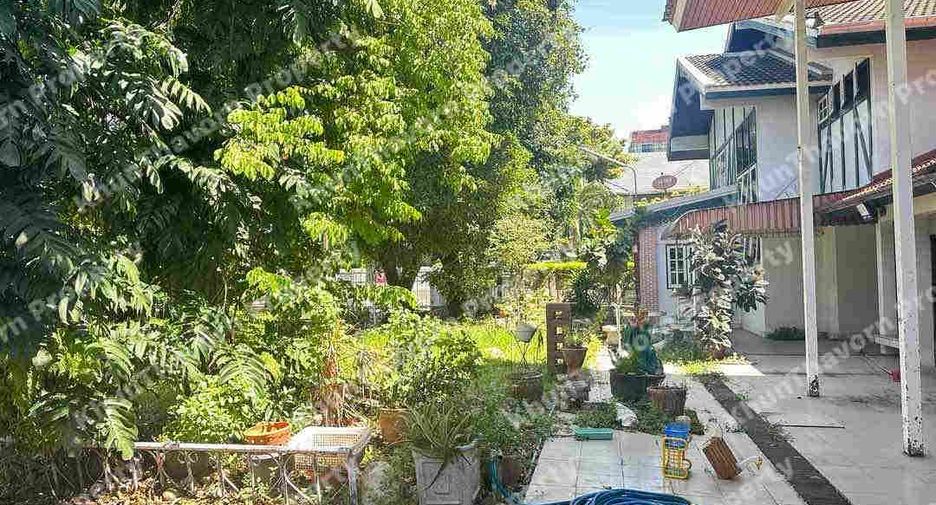 For sale land in Din Daeng, Bangkok
