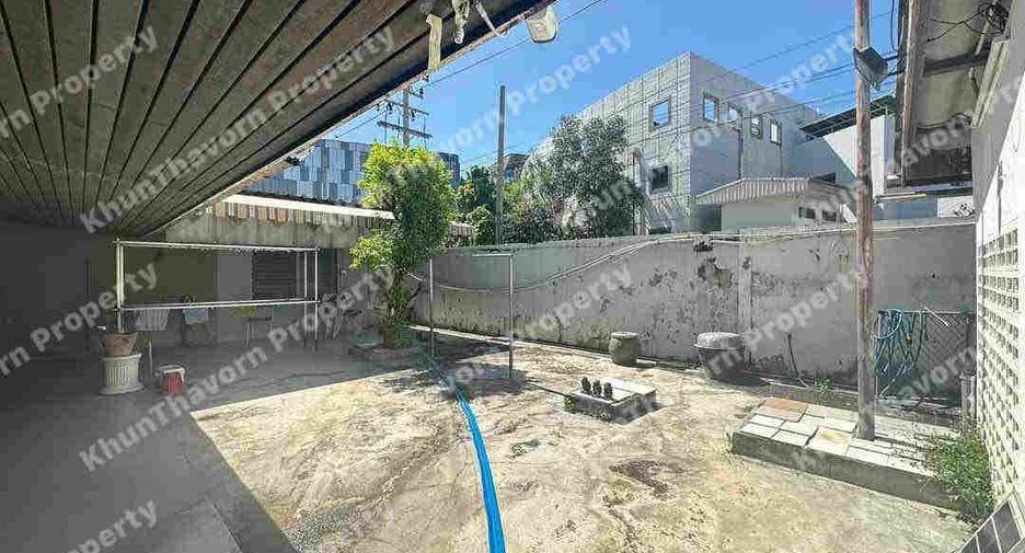 For sale land in Din Daeng, Bangkok
