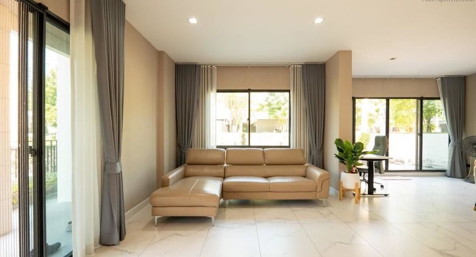 For sale 4 bedrooms house in Khan Na Yao, Bangkok