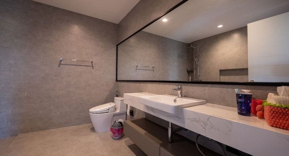 For sale 4 bedrooms house in Khan Na Yao, Bangkok