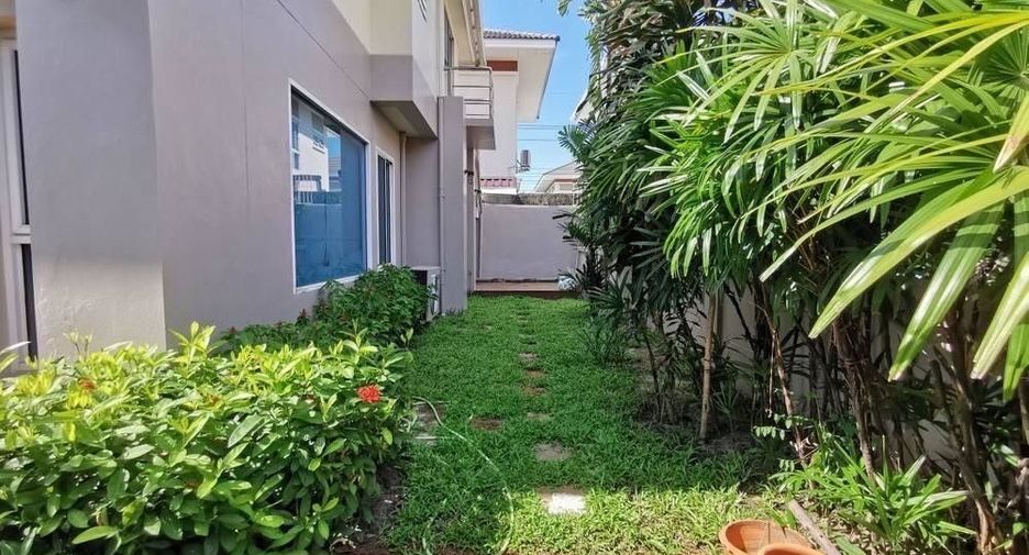 For sale 4 bedrooms house in Lam Luk Ka, Pathum Thani