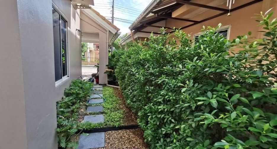 For sale 4 bedrooms house in Lam Luk Ka, Pathum Thani