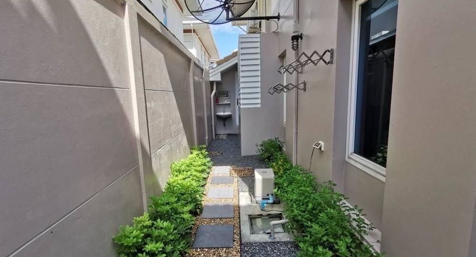For sale 4 bedrooms house in Lam Luk Ka, Pathum Thani