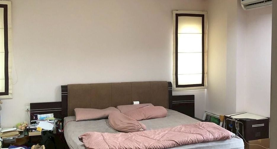 For sale 4 bedrooms house in Lam Luk Ka, Pathum Thani