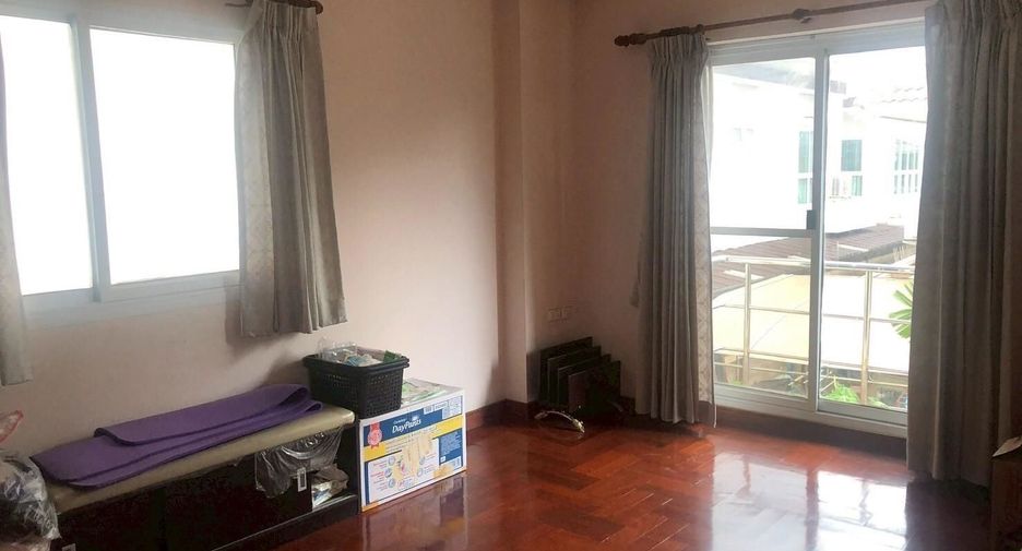 For sale 4 bedrooms house in Lam Luk Ka, Pathum Thani