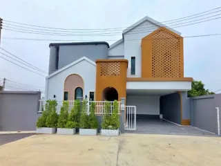 Villa zur Miete und zum Kauf mit 5 Zimmer in Bang Lamung, Chonburi