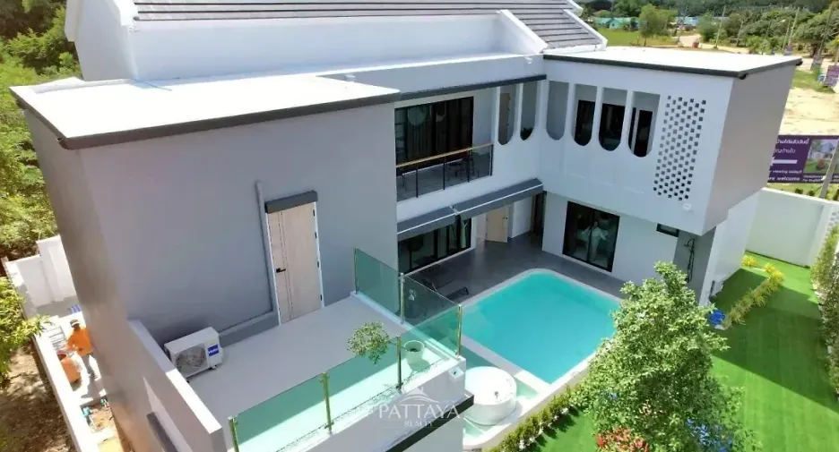 For rent and for sale 5 bedrooms villa in Bang Lamung, Chonburi