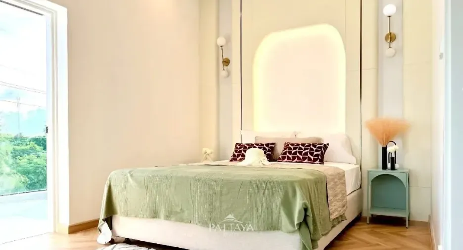 For rent and for sale 5 bedrooms villa in Bang Lamung, Chonburi