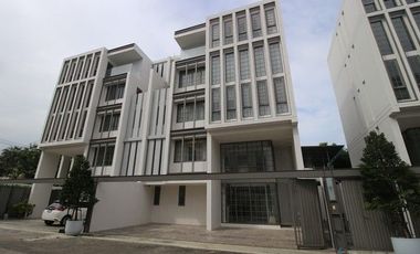 For sale 3 bedrooms townhouse in Lat Phrao, Bangkok