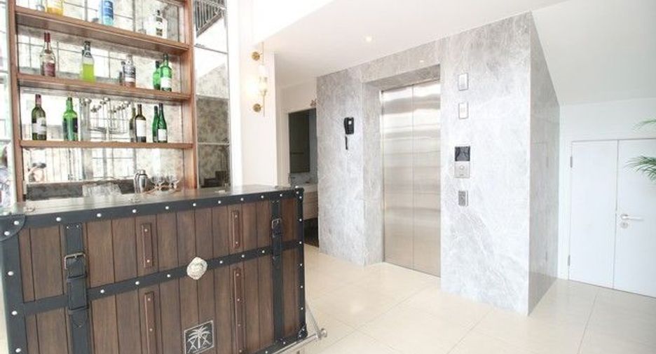 For sale 3 bedrooms townhouse in Lat Phrao, Bangkok
