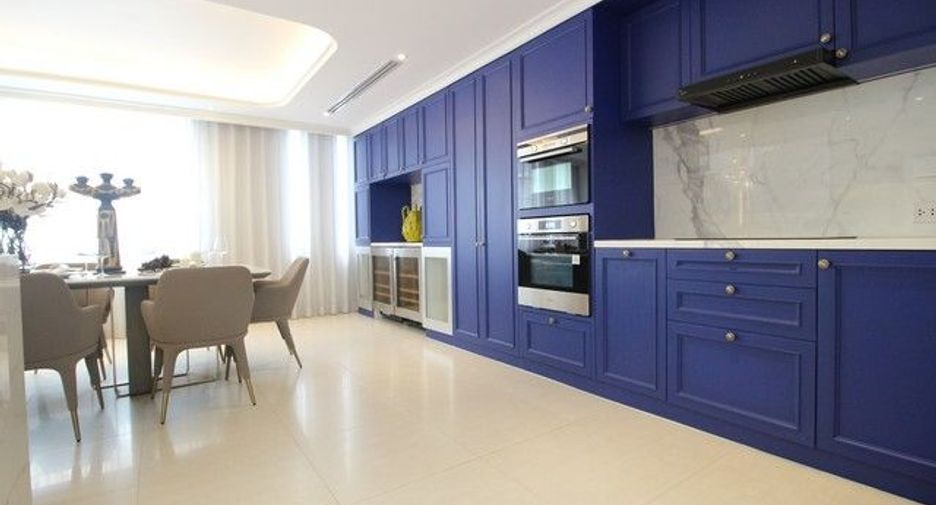 For sale 3 bedrooms townhouse in Lat Phrao, Bangkok