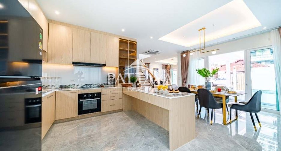 Haus zum Kauf mit 4 Zimmer in Bang Lamung, Chonburi
