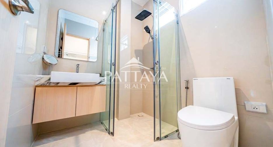 Haus zum Kauf mit 4 Zimmer in Bang Lamung, Chonburi