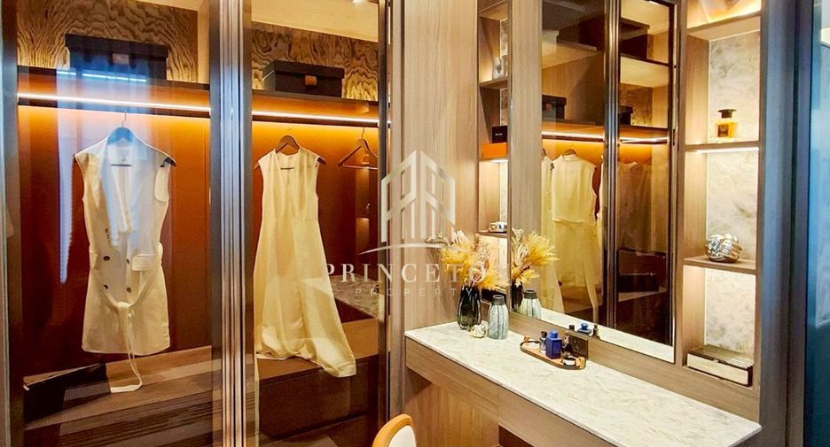 For sale 4 bedrooms house in Saphan Sung, Bangkok