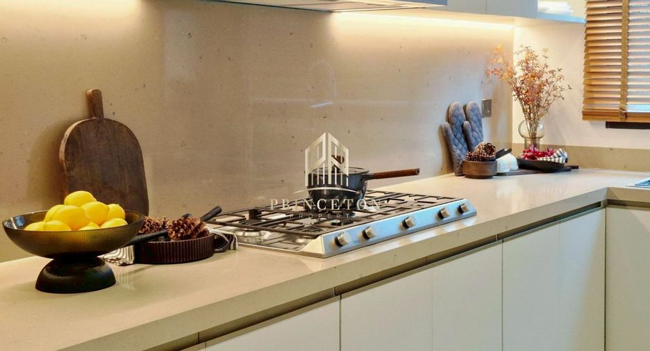 For sale 4 bedrooms house in Saphan Sung, Bangkok