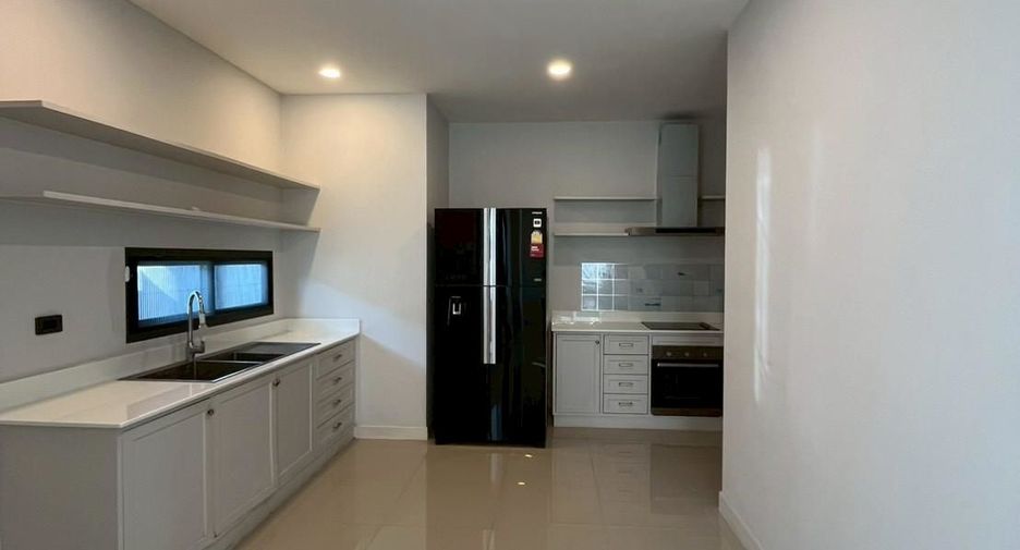 Haus zur Miete mit 3 Zimmer in Bang Lamung, Chonburi