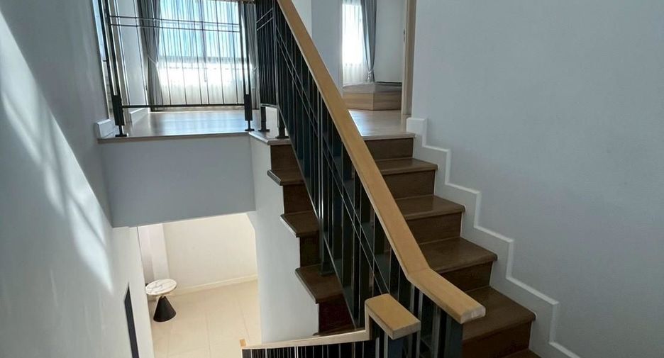 Haus zur Miete mit 3 Zimmer in Bang Lamung, Chonburi