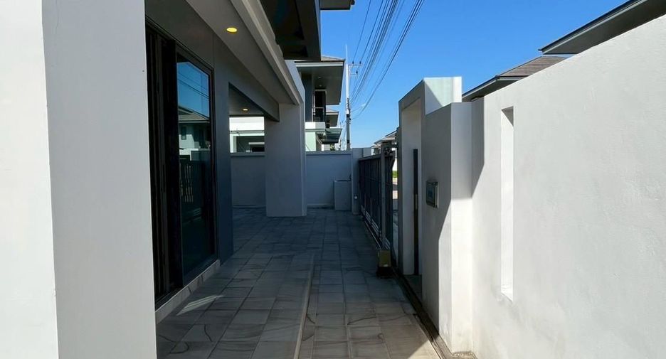 Haus zur Miete mit 3 Zimmer in Bang Lamung, Chonburi