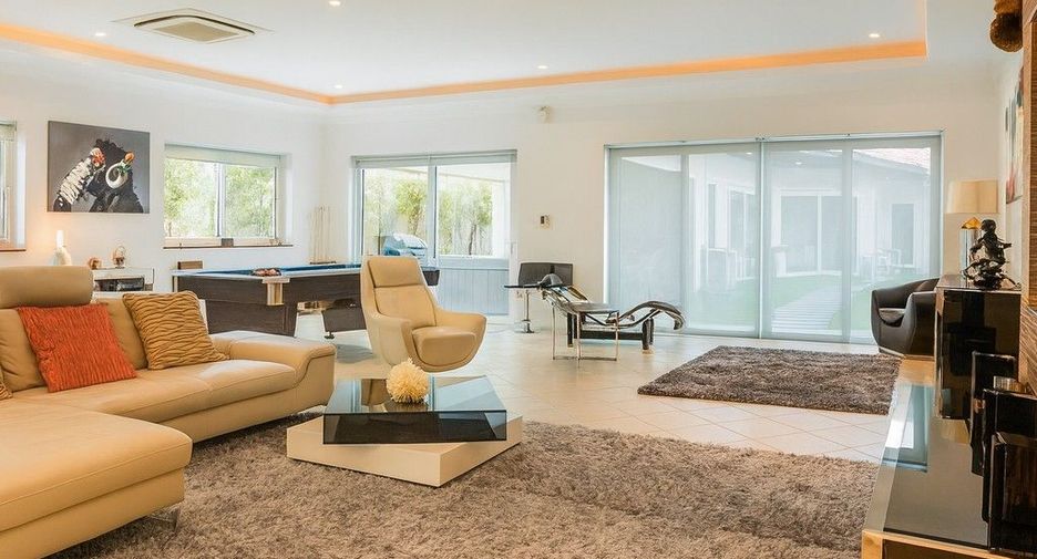 For rent 6 bedrooms house in Bang Lamung, Chonburi